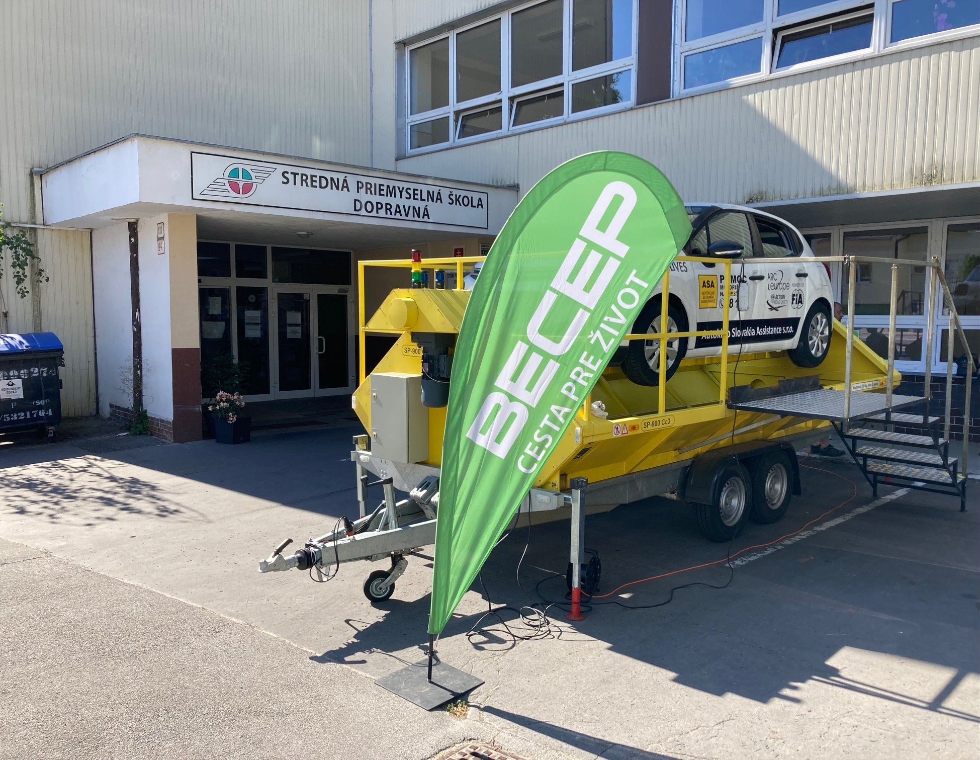 simulátor vo Zvolene.jpg simulátor vo Zvolene.jpg