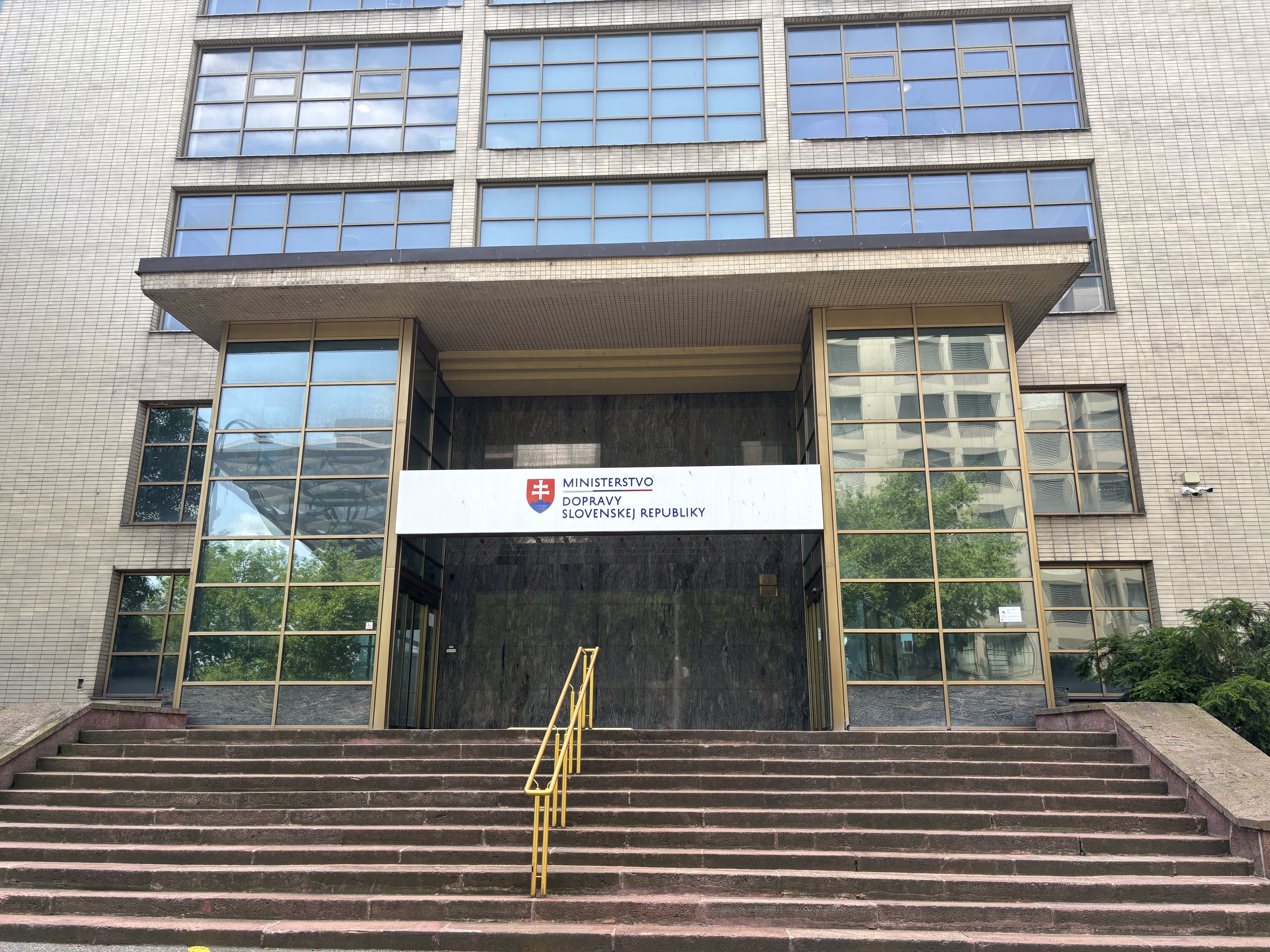 ministerstvo-dopravy-budova.jpeg ministerstvo-dopravy-budova.jpeg